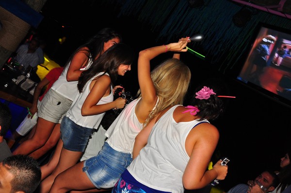 Night Beach Party @ Edde Sands